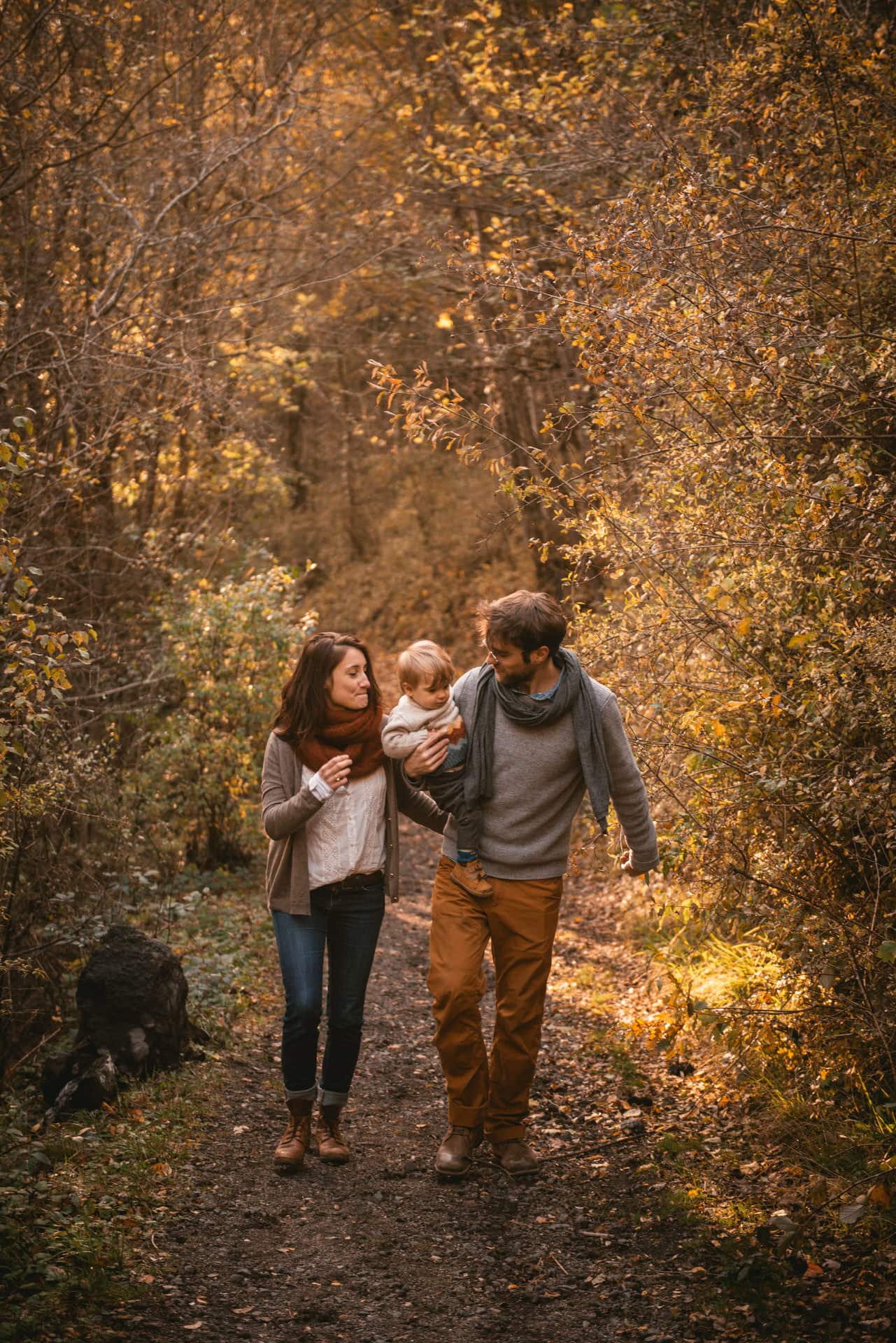 Lumière du soir sur une famille en altitude près de Briançon